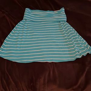 Women’s old navy pull on skirt with roll over waist size medium